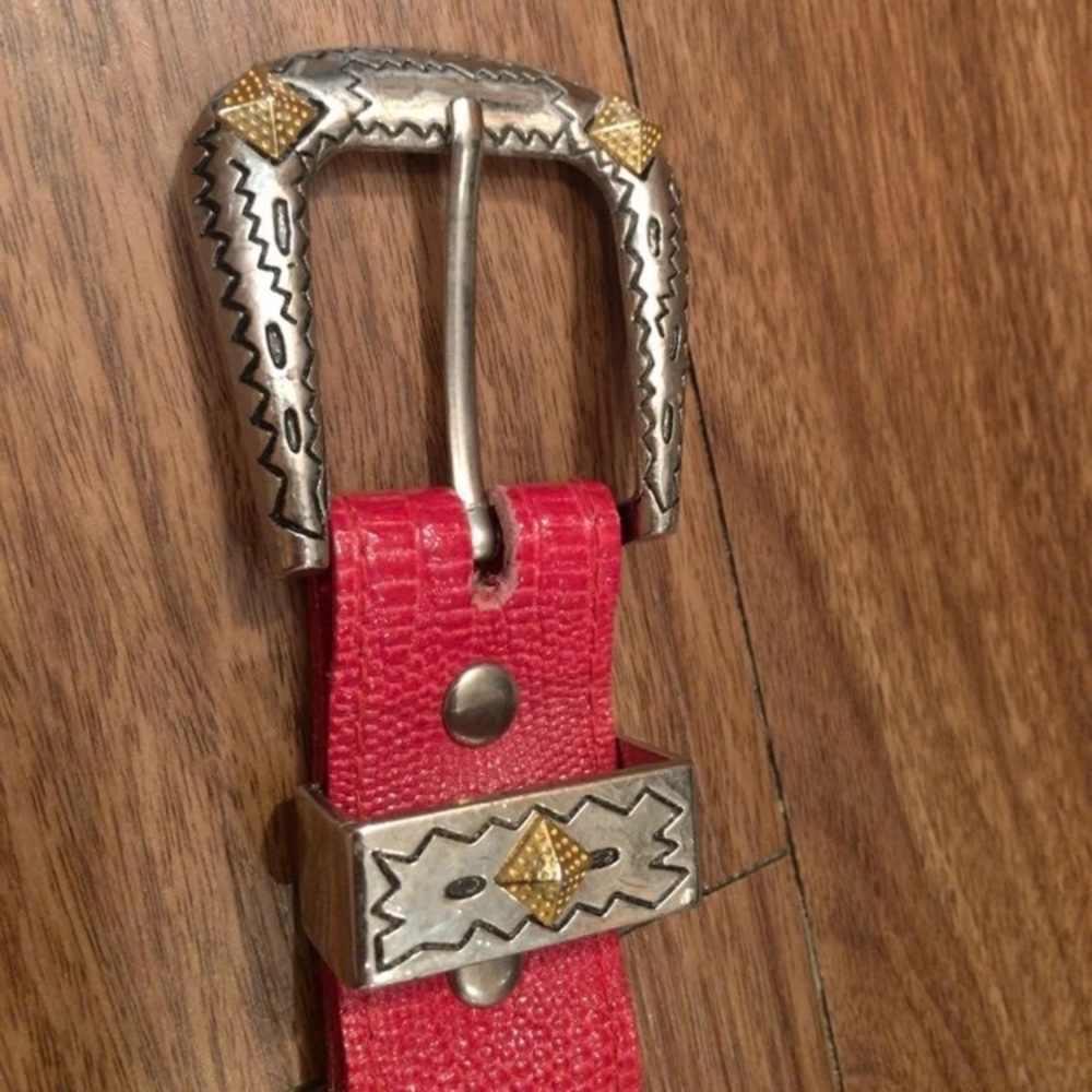 Gorgeous Vintage Red Leather Western Style Belt
